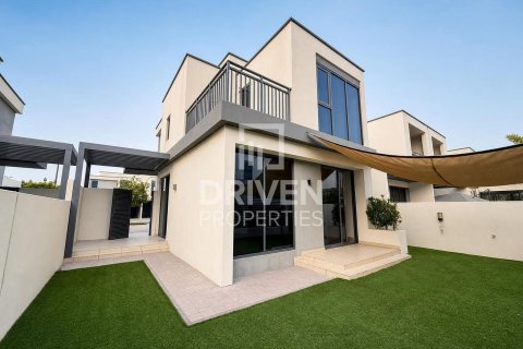 Üürile anda villa asukohaga Dubai Hills Estate, Dubai, AÜE: 4 magamistoaga, 271.28 m² Nr 762632 - pilt 1