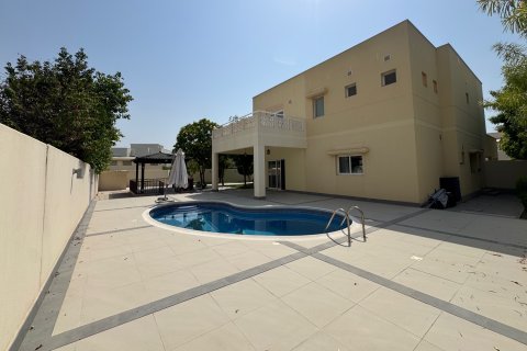 Villa a Meadows, Dubai, EAU 4 camere da letto, 371.97 mq. № 750007