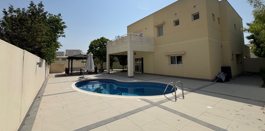 Huvila Meadows, Dubai, Arabiemiraatit 4 makuuhuonetta, 371.97 m2 № 750007