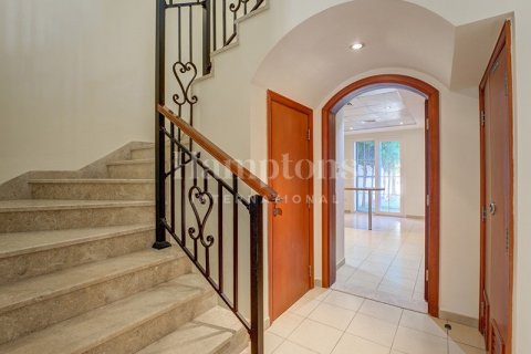 Villa til leje i The Lakes, Dubai, UAE 4 soveværelser, 401.52676600 kvm № 722288 - foto 3