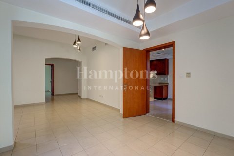 Villa til leje i The Lakes, Dubai, UAE 4 soveværelser, 401.52676600 kvm № 722288 - foto 12