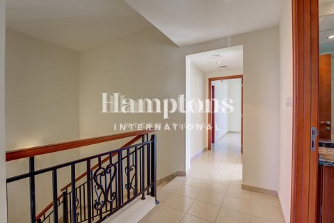 Villa asukohaga The Lakes, Dubai, AÜE: 4 magamistoaga, 401.527 m² Nr 722288