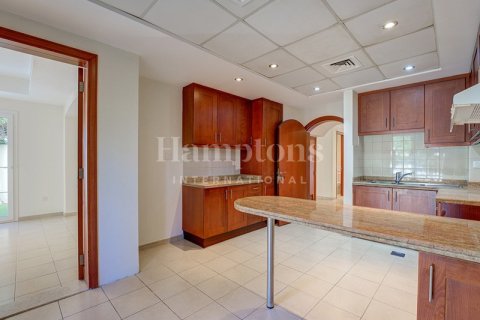 Villa til leje i The Lakes, Dubai, UAE 4 soveværelser, 401.52676600 kvm № 722288 - foto 4