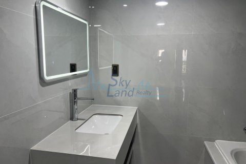 Apartamento para arrendamento em Palm Jumeirah, Dubai, EAU 2 quartos, 176 m2 № 696562 - foto 9