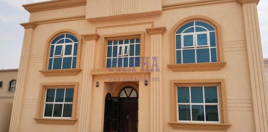 Villa a Al Riffa, Ras Al Khaimah, EAU 5 camere da letto, 400.9 mq. № 720592