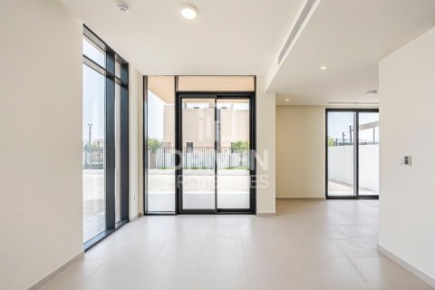 Villa in Dubai South (Dubai World Central), Dubai, UAE 4 bedrooms, 443.24 sq.m. № 759634 - photo 4
