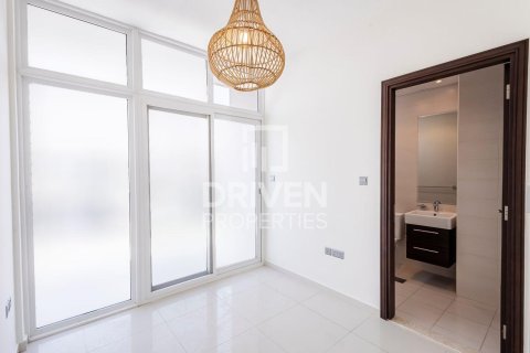 Řadový dům v Dubai, SAE 3 ložnice, 112.23 m² Č.: 762260 - fotografie 8