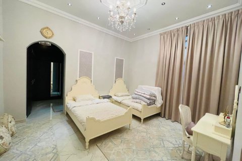 Villa en venta en Ras Al Khaimah, EAU 4 dormitorios, 929 m2 № 734602 - foto 2