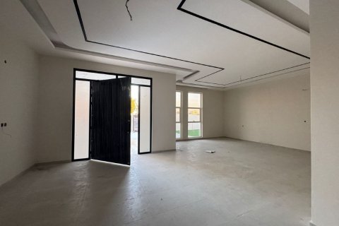 Βίλα σε Seih Al Uraibi, Ras Al Khaimah, ΗΑΕ 4 υπνοδωμάτια, 929 τ.μ. Αρ. 734598 - φωτογραφία 2