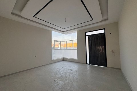 Βίλα σε Seih Al Uraibi, Ras Al Khaimah, ΗΑΕ 4 υπνοδωμάτια, 929 τ.μ. Αρ. 734598 - φωτογραφία 3