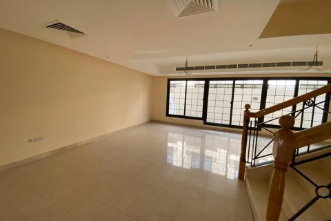 Mirdif, Dubai, BAE’de kiralık sıra ev 3 yatak odası, 255.48 m&sup2; No 764329 - fotoğraf 4