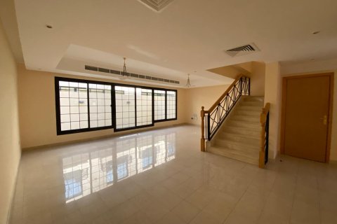 Mirdif, Dubai, BAE’de kiralık sıra ev 3 yatak odası, 255.48 m&sup2; No 764329 - fotoğraf 5