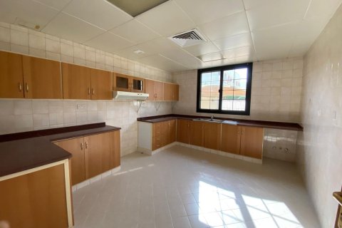 Mirdif, Dubai, BAE’de kiralık sıra ev 3 yatak odası, 255.48 m&sup2; No 764329 - fotoğraf 14