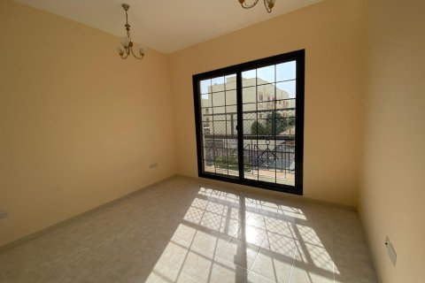 Mirdif, Dubai, BAE’de kiralık sıra ev 3 yatak odası, 255.48 m&sup2; No 764329 - fotoğraf 11