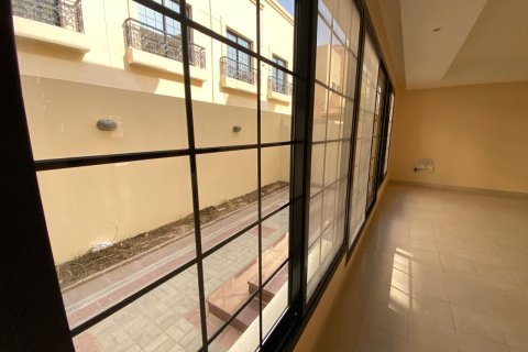 Mirdif, Dubai, BAE’de kiralık sıra ev 3 yatak odası, 255.48 m&sup2; No 764329 - fotoğraf 6