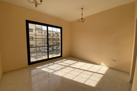Mirdif, Dubai, BAE’de kiralık sıra ev 3 yatak odası, 255.48 m&sup2; No 764329 - fotoğraf 8