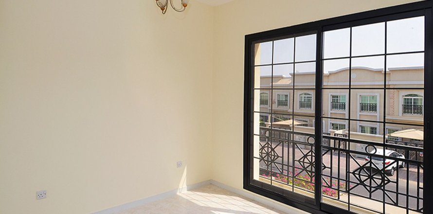 Villa em Mirdif, Dubai, EAU 3 quartos, 2492.31 m2 № 764330