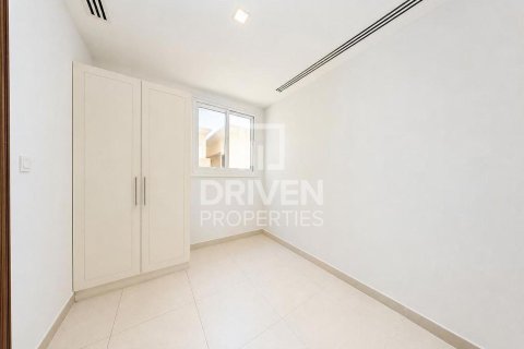 Villa en alquiler en Jumeirah, Dubai, EAU 4 dormitorios, 397.63 m2 № 746121 - foto 14