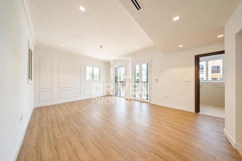 Villa en alquiler en Jumeirah, Dubai, EAU 4 dormitorios, 397.63 m2 № 746121 - foto 8