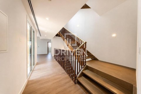 Villa en alquiler en Jumeirah, Dubai, EAU 4 dormitorios, 397.63 m2 № 746121 - foto 7