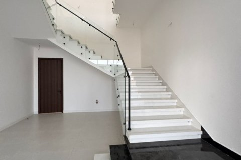 Villa te koop in Ras Al Khaimah, VAE 6 slaapkamers, 929 vr.m., nr 735093 - foto 2