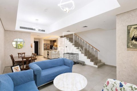 Jumeirah Village Circle, Dubai, BAE’de kiralık villa 4 yatak odası, 344.76 m&sup2; No 765542 - fotoğraf 2