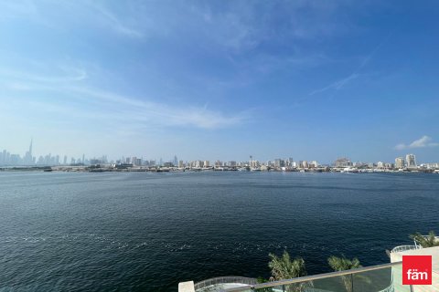 Apartment in Dubai, UAE 2 bedrooms, 274.8 sq.m. № 712660