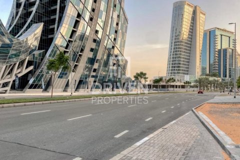 Apartmen di Business Bay, Dubai, UAE 2 bilik tidur, 84.26 meter persegi № 762283 - foto 15