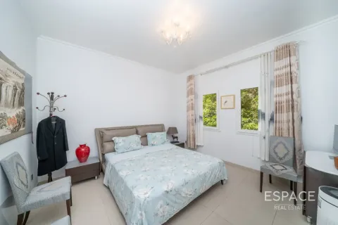 Vila di Meadows, Dubai, UEA 5 kamar tidur, 369 m2 nomor 738282 - foto 13