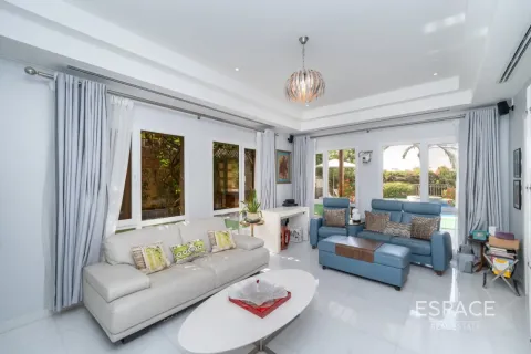 Vila di Meadows, Dubai, UEA 5 kamar tidur, 369 m2 nomor 738282 - foto 5