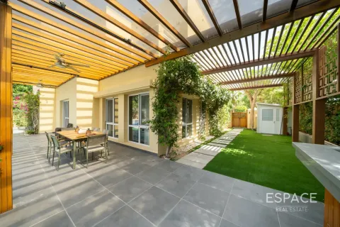Vila di Meadows, Dubai, UEA 5 kamar tidur, 369 m2 nomor 738282 - foto 20