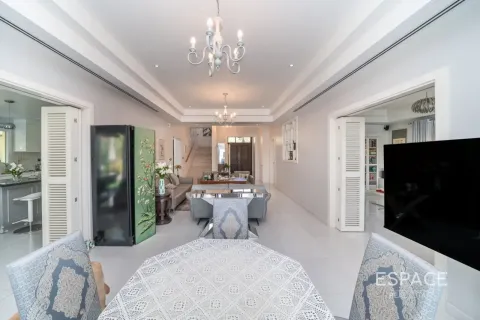 Vila di Meadows, Dubai, UEA 5 kamar tidur, 369 m2 nomor 738282 - foto 4