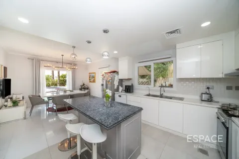 Vila di Meadows, Dubai, UEA 5 kamar tidur, 369 m2 nomor 738282 - foto 9