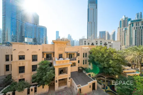 Appartamento in vendita a Downtown Dubai (Downtown Burj Dubai), Dubai, EAU 2 camere da letto, 131 mq. № 738042 - foto 15