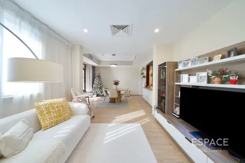 Appartamento in vendita a Downtown Dubai (Downtown Burj Dubai), Dubai, EAU 2 camere da letto, 131 mq. № 738042 - foto 2