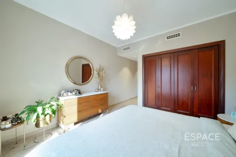 Appartamento in vendita a Downtown Dubai (Downtown Burj Dubai), Dubai, EAU 2 camere da letto, 131 mq. № 738042 - foto 14