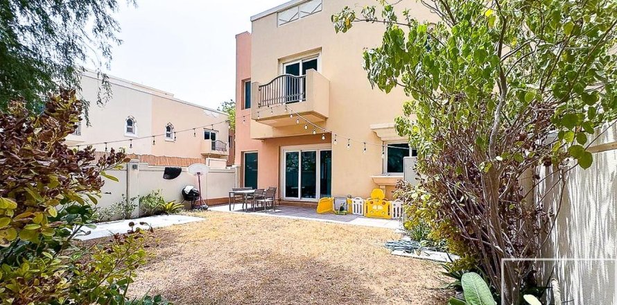 Ridamaja asukohaga Dubai Sports City, Dubai, AÜE: 4 magamistoaga, 249.63 m² Nr 753551