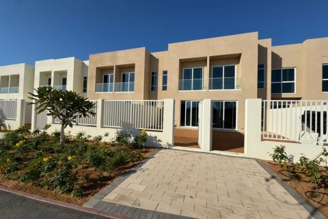 Maison de ville à vendre à Ras Al Khaimah, EAU 2 chambres, 170 m2 № 734605 - photo 1