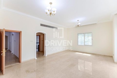 Villa en alquiler en Al Barsha, Dubai, EAU 6 dormitorios, 1393.55 m2 № 757145 - foto 7