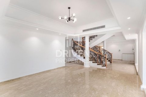 Villa en alquiler en Al Barsha, Dubai, EAU 6 dormitorios, 1393.55 m2 № 757145 - foto 3