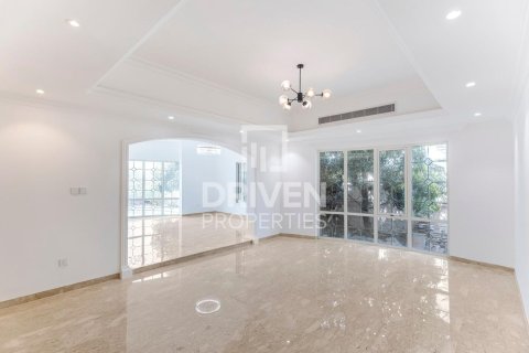 Villa en alquiler en Al Barsha, Dubai, EAU 6 dormitorios, 1393.55 m2 № 757145 - foto 18