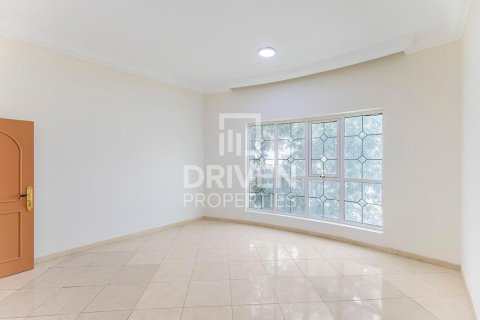 Villa en alquiler en Al Barsha, Dubai, EAU 6 dormitorios, 1393.55 m2 № 757145 - foto 11