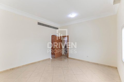 Villa en alquiler en Al Barsha, Dubai, EAU 6 dormitorios, 1393.55 m2 № 757145 - foto 23