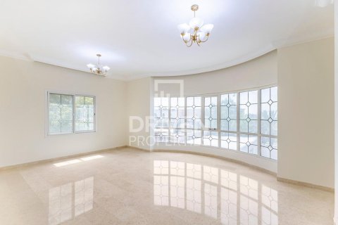Villa en alquiler en Al Barsha, Dubai, EAU 6 dormitorios, 1393.55 m2 № 757145 - foto 9