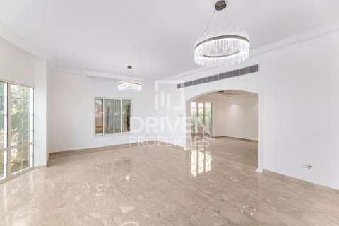Villa en alquiler en Al Barsha, Dubai, EAU 6 dormitorios, 1393.55 m2 № 757145 - foto 19