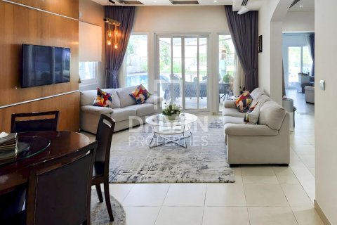 Jumeirah Village Circle, Dubai, BAE’de kiralık villa 3 yatak odası, 362.32 m&sup2; No 757141 - fotoğraf 2