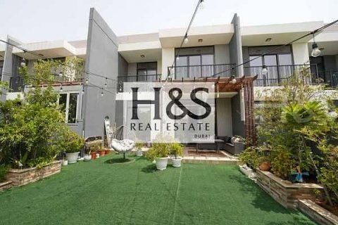 Ridamaja asukohaga Motor City, Dubai, AÜE: 3 magamistoaga, 240 m² Nr 642168
