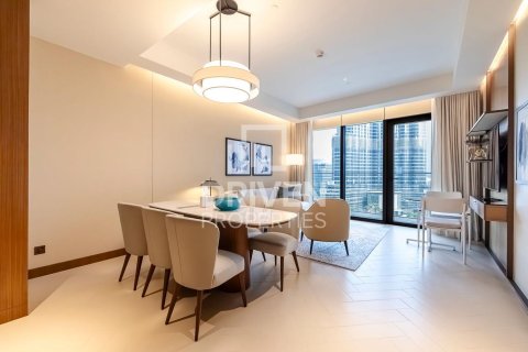Appartamento in vendita a Downtown Dubai (Downtown Burj Dubai), Dubai, EAU 3 camere da letto, 146.04 mq. № 755952 - foto 2