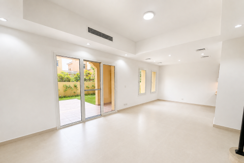 Városi lakóépület itt: Arabian Ranches, Dubai, EAE, 2 hálószoba, 200.48 m², azonosító: 754390
