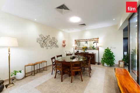 Townhouse in Dubai, UAE 4 bedrooms, 309.4 sq.m. № 702731